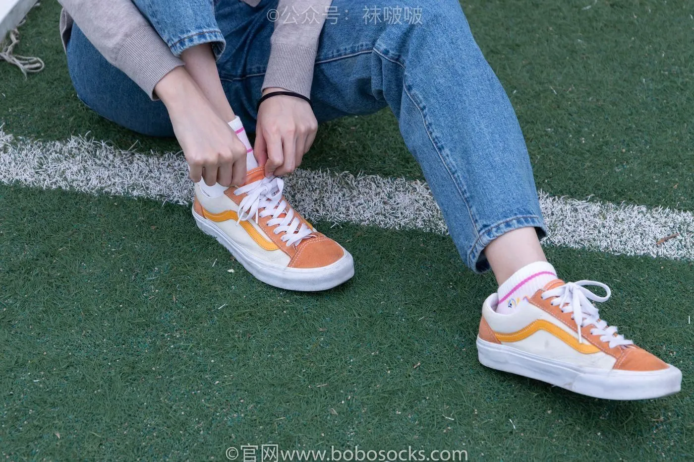 [BoBoSocks袜啵啵]NO.004 泡芙-vans帆布鞋、白棉袜、裸足 [127P]插图3